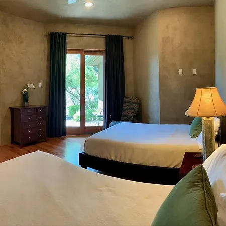 Scenic Hill Country Retreat - Rhino Ranch Villa